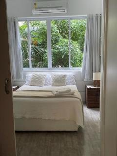 New, quiet, right near BEACH, SUBWAY and LAGOA! - 7