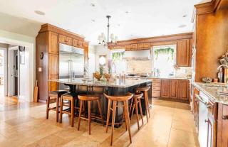 The Historic Jesse Buel Farmhouse w Heated Pool - Albany - 6