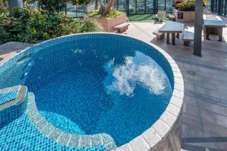 1-Bedroom Apartment with Pool, Sauna, and Parking in South Brisbane - 8
