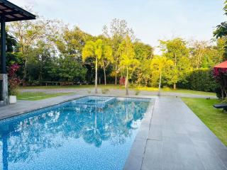 Winlanee Pool Villa Hatyai - 3