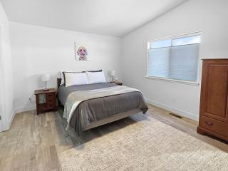 Bark and Bike Abode home - 7