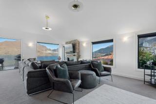 Million Dollar Views - Central Luxury + Hot tub* - Queenstown - 1