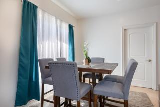 Spacious 2BR Apartment with Full Kitchen & Dining In Beverly Hills - Los Angeles - 3