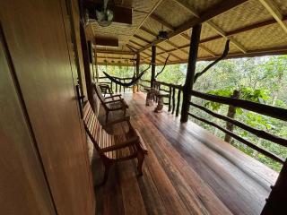 On The Rocks Bungalows, Restaurant and Jungle Trekking Tours - Bukit Lawang - 9