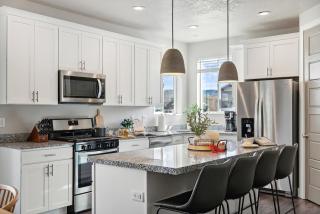 2 Luxurious Suites, Hot Tub, 4 TVs, Minutes to Ski, Golf, Fish, Hike, MtnBike - Midway - 4