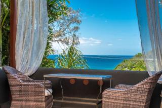 Wategos Retreats Studio - steps from the ocean - 0