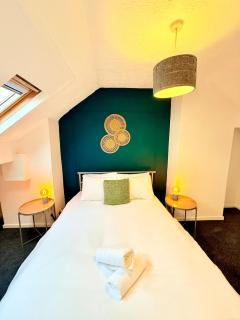 Toronto House 6 BR Long Stays - Bristol - 1