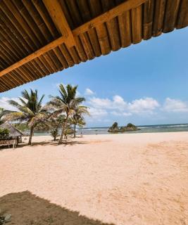 Beachfront Loft, Puraran Surf Resort - Baras - 2