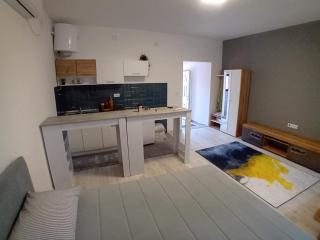 AlejaPark - - 7