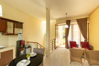 Family Only Private Pool Villa - De Reiz Mawar Syariah 3BR - Bandung - 4