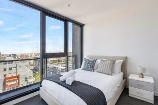 Modern Nomads Stylish Minimalist 2BR Walk to Garden & QV Market - 7