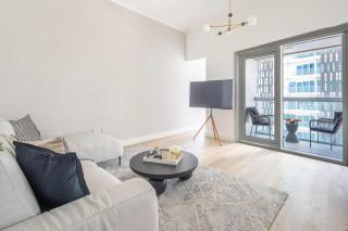 Frank Porter - Cayan Tower - 0