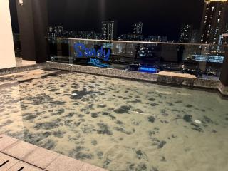 cozy luxury suites urban in penang city view 10pax - 4