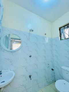 Studio Apartment in Bamburi, Mombasa - Mombasa - 4