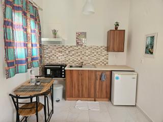 Lora Apartments & Studios with Balcony in Ipsos Corfu - 4