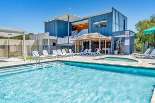 2-Bedroom Coastal Retreat - Preston Beach - 0