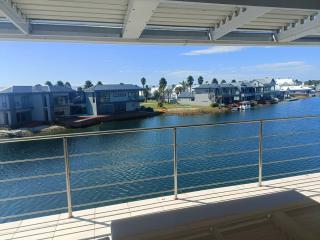 Coastal Life 36 Kingston Place Marina Martinique - Jeffreys Bay - 4