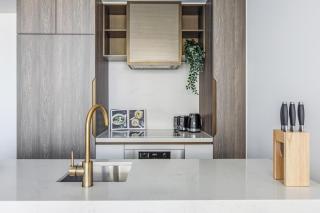 Modern Nomads Trendy 2BR Melbourne Central Skyline Near Station - 7