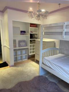 Women Only Oasis in City Center Private Bedroom Large Estate View Pool Encino Hills Sherman Oaks 405-101 xSepulveda - - 9