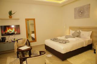 Adeea Suites - - 8