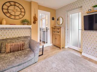 Host & Stay - Cedar Cottage - 4
