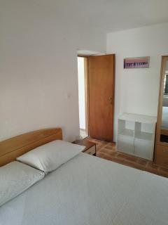 Apartmani Edi - Gdinj - 4