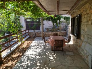 Apartmani Edi - Gdinj - 0