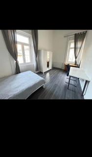Stylish Riverside Rooms - 5