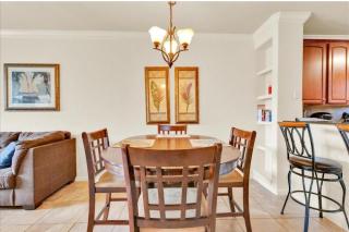 2 Bedroom Pool View Balcony Condo Close to Disney - 2