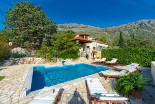 Villa Platanus with Private Pool & Sea View - 9