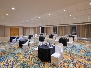 Biznotel By Pride Motera - Ahmedabad - 5