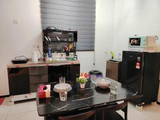 Sea & City View Apartment 3BR 10PAX - George Town - 5