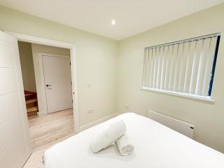 2 Bedroom Duplex's in Huntingdon - Built for Contractors & Professionals - Balcony - WiFi - Fully Equipped Kitchen - Smart TV - Ideal for Work Stays - Long Projects - Huntingdon - 1