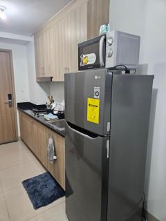 Cozy 1 Bedroom Pool-view unit with Balcony - Manila - 9
