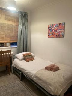 Cosy Ground Floor Apartment With Fantastic Transport Links - 6