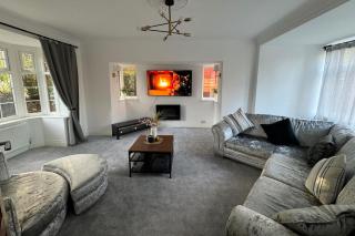 Manchester City Oasis - Spacious 5 Bedroom House - 5