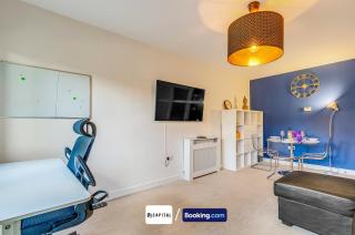Cozy Apt By Capital Retreats Short Lets & Serviced Accommodation in Colindale With Free WiFi - Colindale - 1