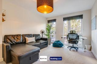 Cozy Apt By Capital Retreats Short Lets & Serviced Accommodation in Colindale With Free WiFi - Colindale - 5