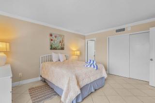 Bay Village 126- Charming Beachfront 2BR 2BA Condo with Balcony condo - Fort Myers Beach - 3