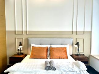 R&F Seaview Suite Walking to CIQ 2B2B - 1