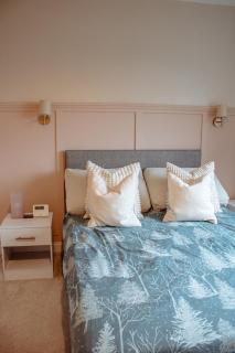Modern 1-Bed House with Parking Near Kirkstall - Horsforth - 7