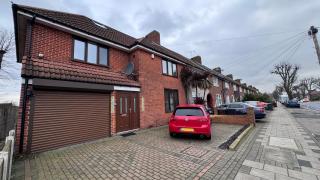 Large Modern Home Near Barking Station With SuperFast 1gbps Wi-Fi & Free Parking - Barking - 0
