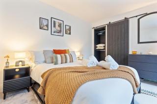 Cozy and Quiet Central 2 minutes walk from Main Street flat w Garden - Londra - 0