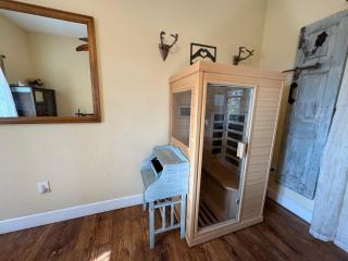 Red Rooster Family Cabin w/Hot Tub+Fire Pit+View - Franklin - 9