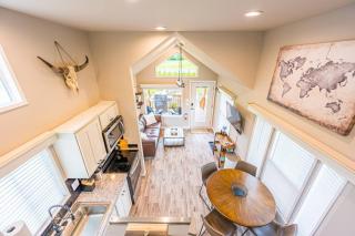 Rainforest Tiny Home Retreat Industrial 26 - Forks - 2