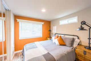 Rainforest Tiny Home Retreat Industrial 26 - Forks - 5