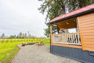Rainforest Tiny Home Retreat Industrial 26 - Forks - 7