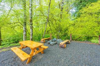 Rainforest Tiny Home Retreat Farmhouse 18 - 9