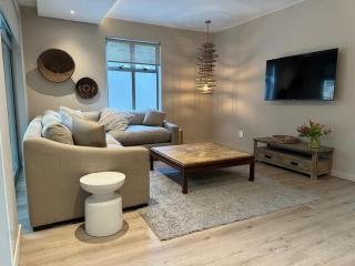 Summer Villa with Sea Views - 5 min walk to beach - 3