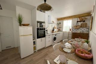Charming Air-Conditioned One-Bedroom 150m from Cavalière Beach - Le Lavandou - 9